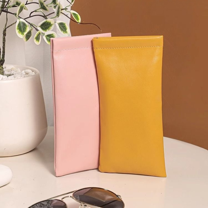 Unisex Leather Eyeglass Case P - огляд і ціна Soft Close Hinge